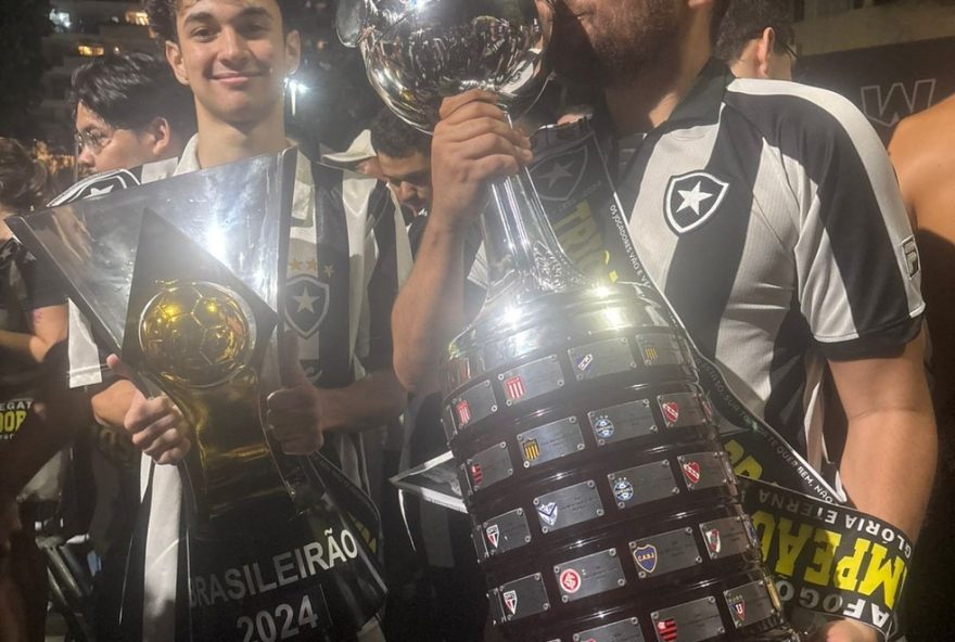 botafogo-faz-historia-com-2-titulos-em-uma-semana3A-libertadores-e-brasileirao