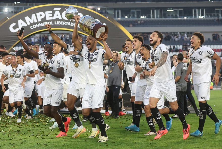 botafogo-na-bola-de-ouro-20253A-indicado-a-melhor-clube-do-ano-e-com-ambiente-protegido