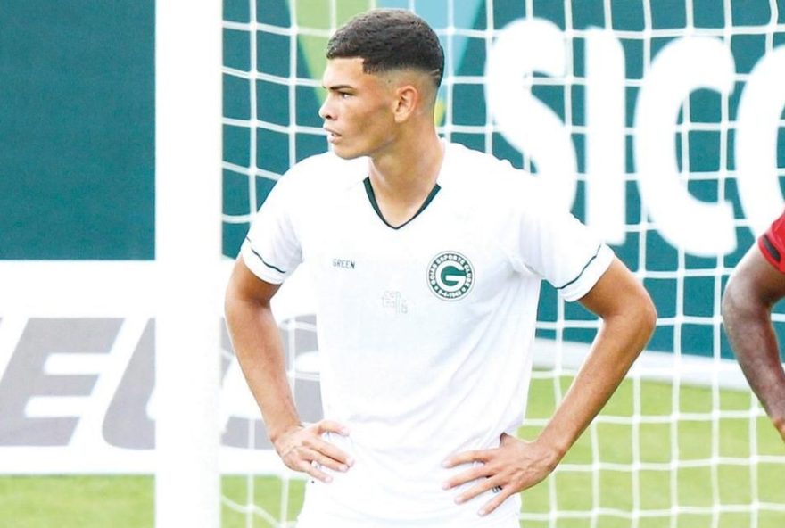 botafogo-oficializa-proposta-por-anthony2C-zagueiro-do-goias botafogo-oficializa-proposta-por-anthony2C-zagueiro-do-goias