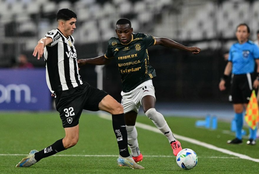 botafogo-recebe-proposta-do-nottingham-forest-pelo-zagueiro-jair2C-de-20-anos3A-novidades-e-planejamento-para-o-mercado