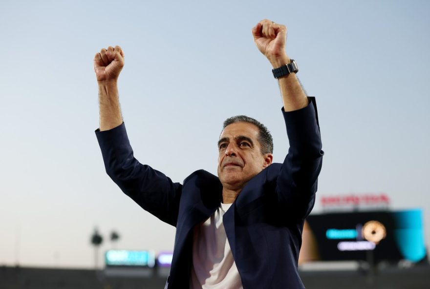 botafogo3A-da-victoria-historica-ao-fim-de-renato-paiva-em-10-dias