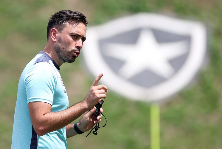 botafogo3A-escalacao-com-desfalques-para-enfrentar-o-gremio3A-mudancas-taticas-e-retorno-de-jogadores-importantes