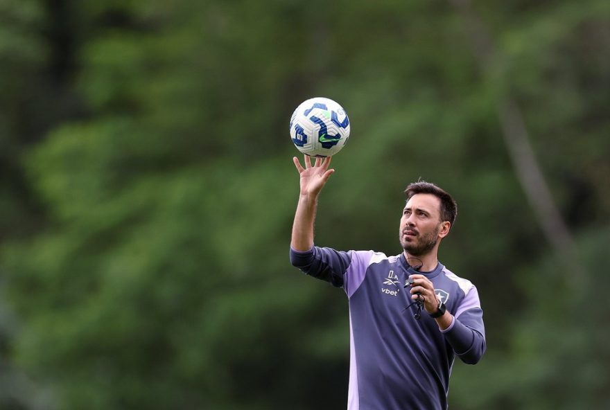 botafogo3A-escalacao-confirmada-sem-desfalques-para-enfrentar-o-vitoria-no-barradao botafogo3A-escalacao-confirmada-sem-desfalques-para-enfrentar-o-vitoria-no-barradao