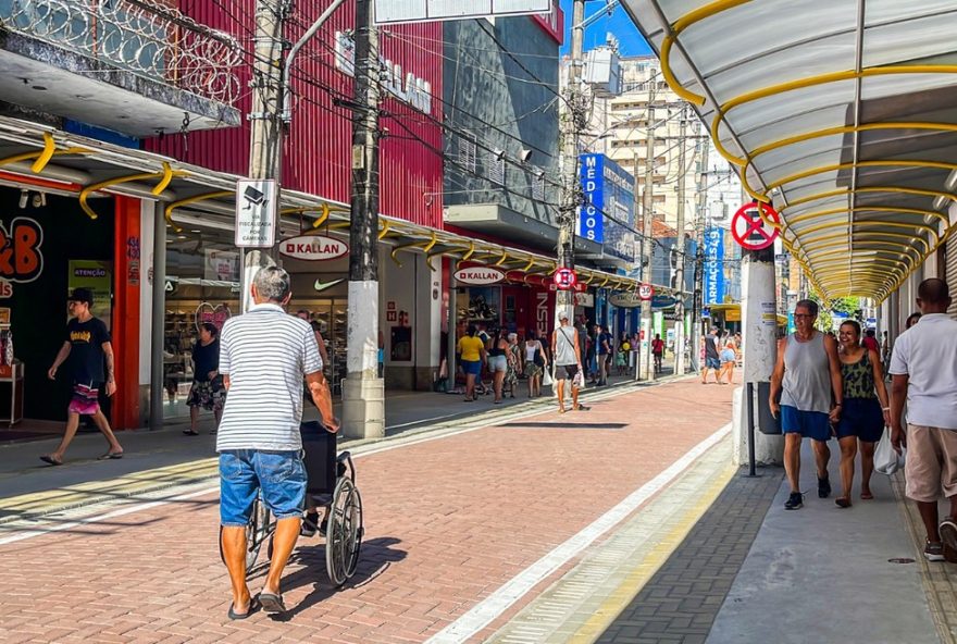 boulevard-martim-afonso-em-sao-vicente-vira-espaco-exclusivo-para-compras-e-eventos.-aproveite