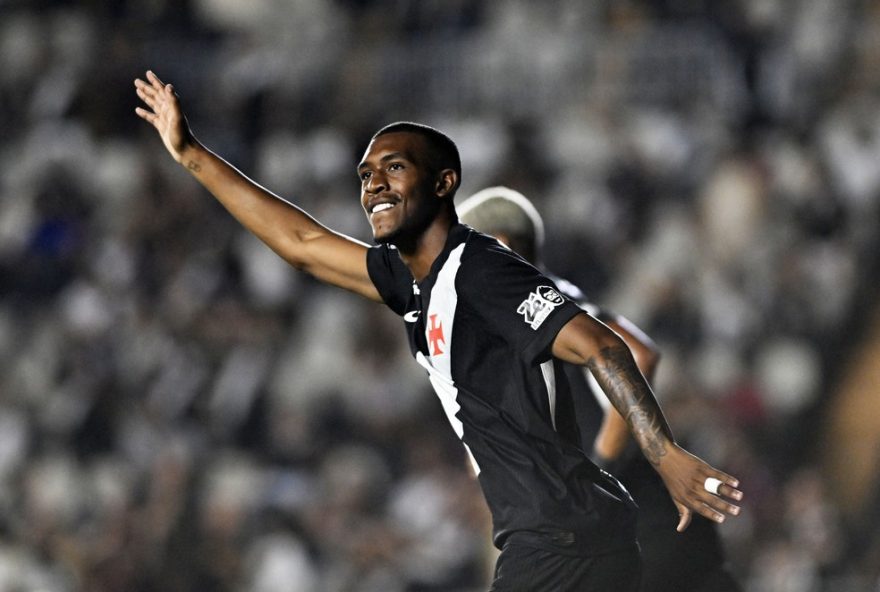 bournemouth-faz-proposta-milionaria-por-rayan-apos-venda-de-semenyo-ao-manchester-city3A-reforco-de-peso-na-premier-league