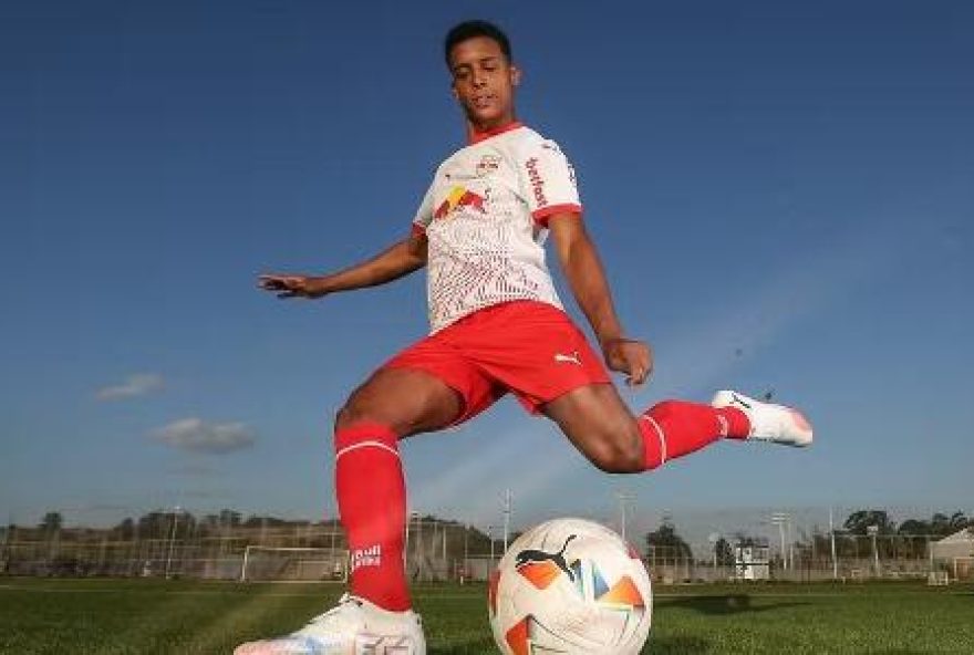 bragantino-informa-sobre-situacao-de-vanderlan-apos-operacao-no-cerebro bragantino-informa-sobre-situacao-de-vanderlan-apos-operacao-no-cerebro