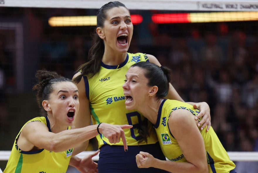 brasil-conquista-o-bronze-no-mundial-feminino-de-volei-em-partida-emocionante