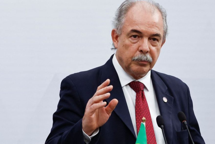 brasil-disposto-a-negociar-terras-raras-com-eua2C-diz-mercadante