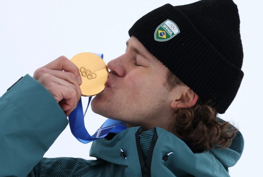 brasil-faz-historia-com-primeira-medalha-de-ouro-nas-olimpiadas-de-inverno-2026