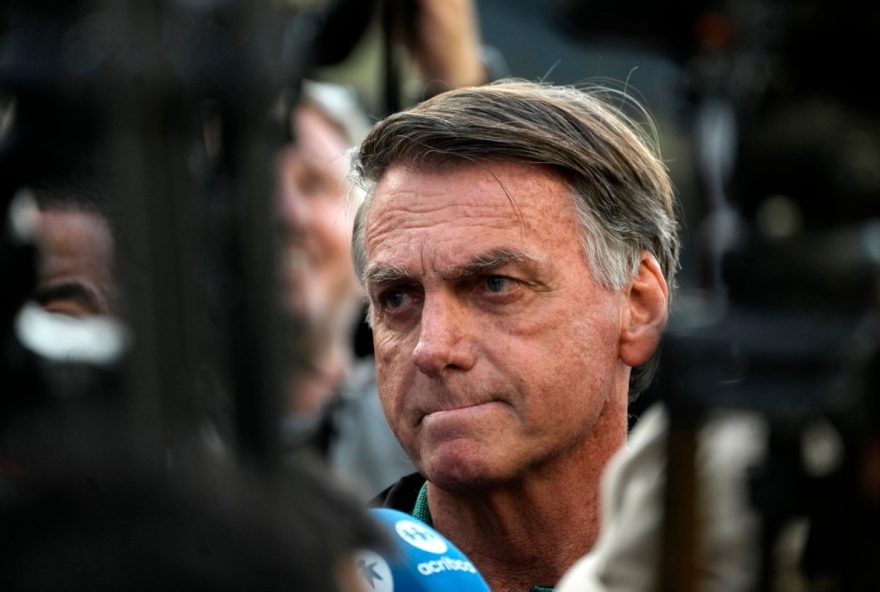 brasil-prohibe-la-entrada-a-asesor-de-trump-que-queria-visitar-a-jair-bolsonaro-en-prision brasil-prohibe-la-entrada-a-asesor-de-trump-que-queria-visitar-a-jair-bolsonaro-en-prision