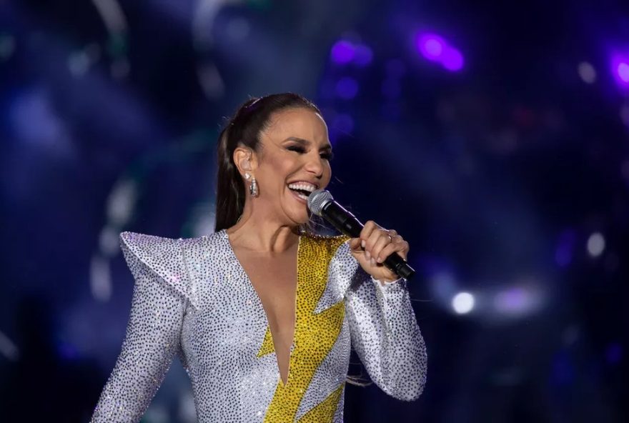 brasil-x-chile3A-ivete-sangalo-faz-show-no-maracana-antes-da-partida-garanta-seu-ingresso-agora