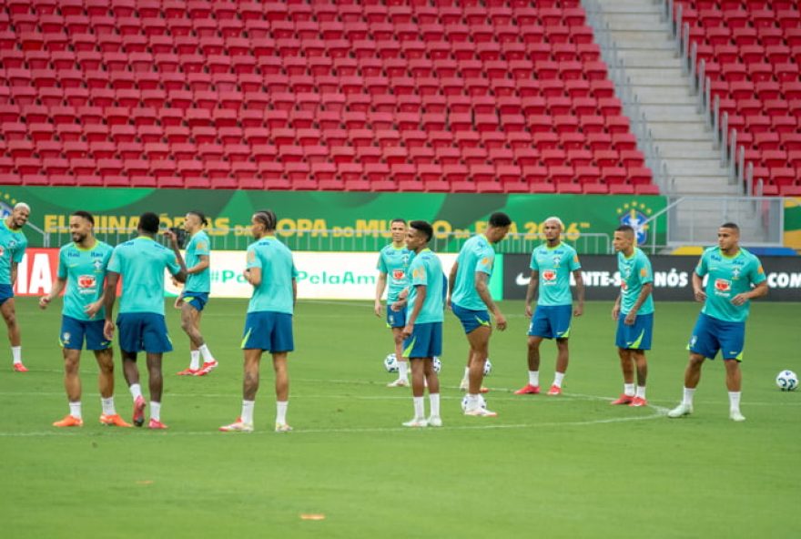 brasil-x-colombia3A-selecao-faz-ultimo-treino-antes-de-jogo-na-arena-brb-mane-garrincha