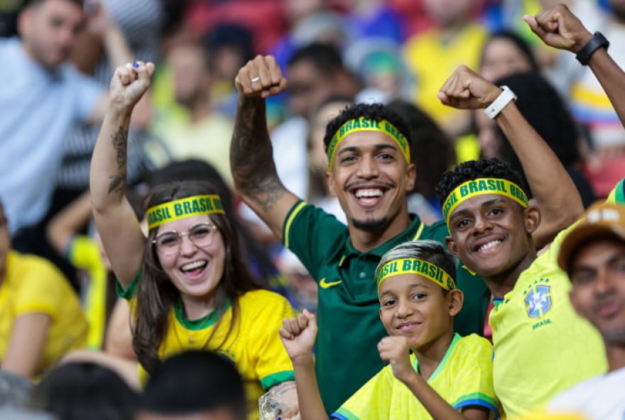 brasil-x-colombia3A-torcida-lota-arena-brb-para-jogo-das-eliminatorias