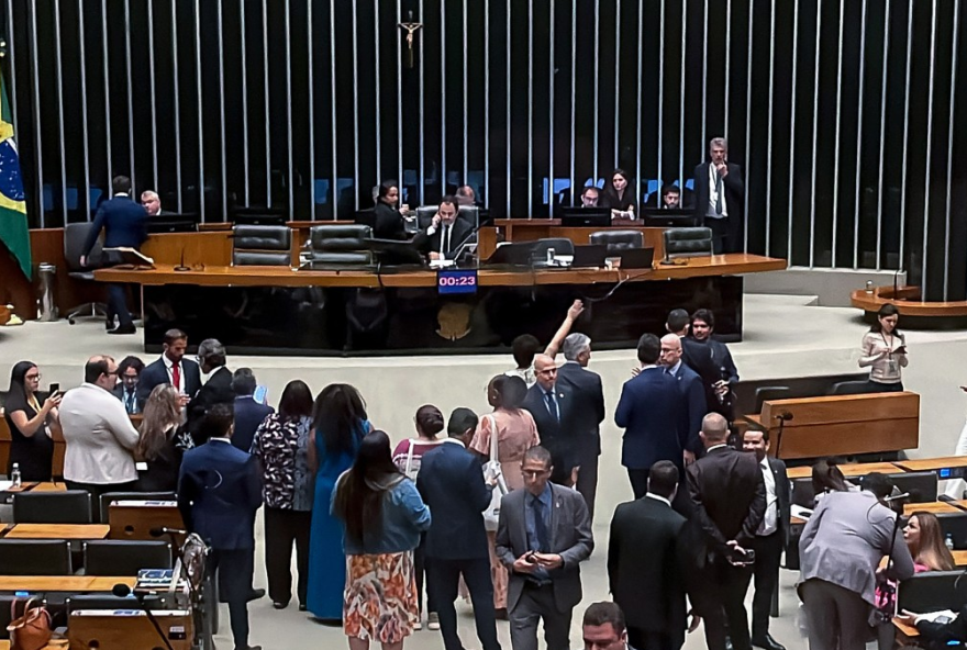 brasil3A-proyecto-de-ley-puede-reducir-condena-de-bolsonaro-a-solo-dos-anos