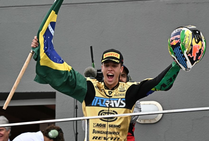 brasileiro-diogo-moreira-conquista-titulo-da-moto-2-e-estreia-na-motogp-em-2026 brasileiro-diogo-moreira-conquista-titulo-da-moto-2-e-estreia-na-motogp-em-2026