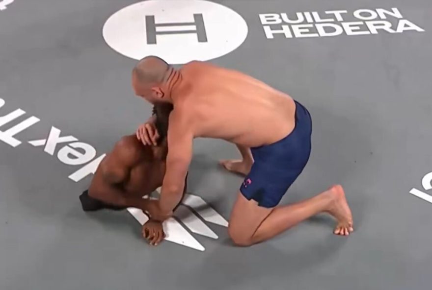 brasileiro-vence-lutador-sem-pernas-em-evento-de-mma-nos-eua brasileiro-vence-lutador-sem-pernas-em-evento-de-mma-nos-eua