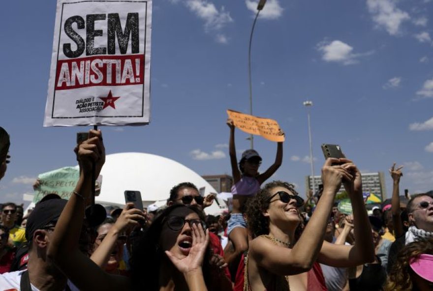 brasilenos-se-manifiestan-en-contra-de-proyecto-de-ley-que-podria-otorgar-amnistia-a-bolsonaro-y-sus-aliados