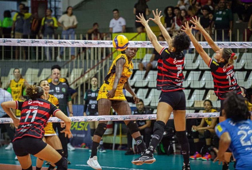 brasilia-volei-estreia-com-derrota-no-segundo-turno-da-superliga3A-flamengo-vence-por-3-sets-a-0