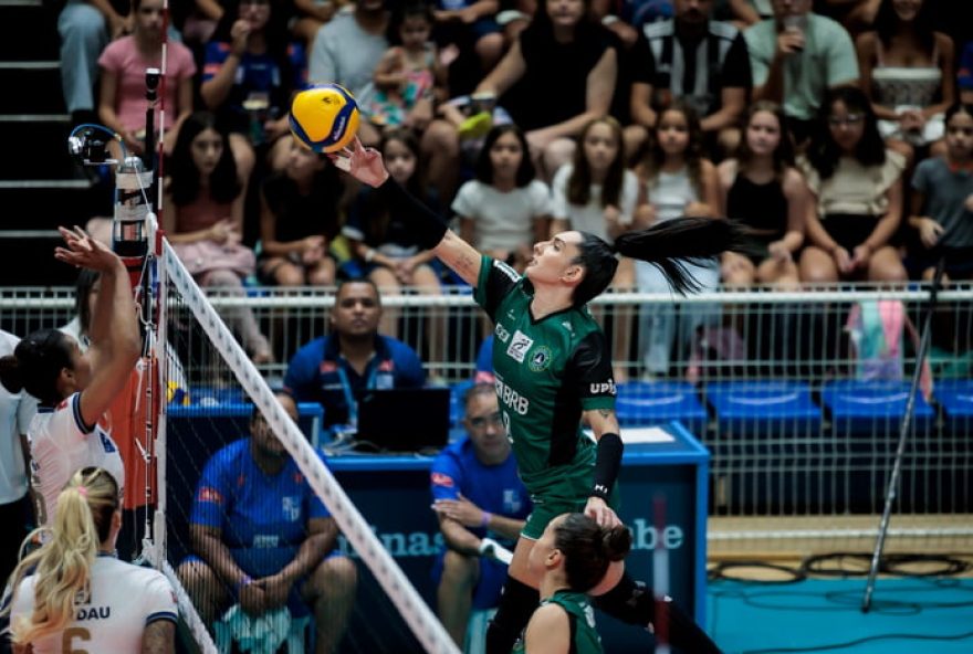 brasilia-volei-sofre-virada-e-perde-para-minas-na-superliga-feminina