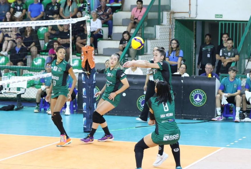 brasilia-volei-vence-pinheiros-por-3-sets-a-0-e-volta-a-brilhar-na-superliga