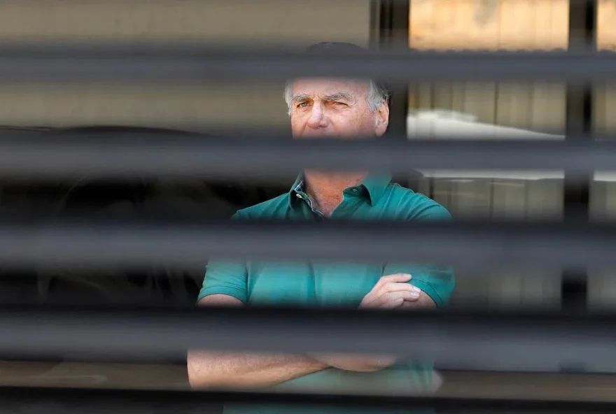 brazils-bolsonaro-detained-for-trying-to-break-ankle-bracelet-and-flee