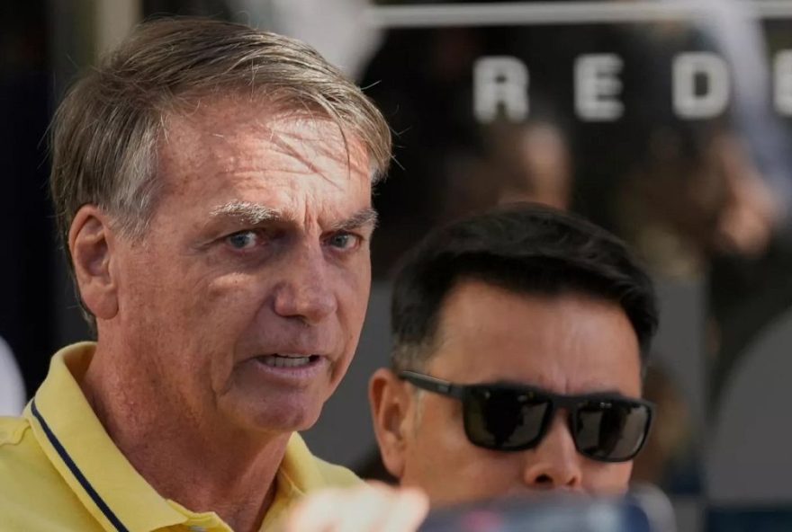 brazils-former-president-bolsonaro-planned-to-seek-asylum-in-argentina2C-police-say