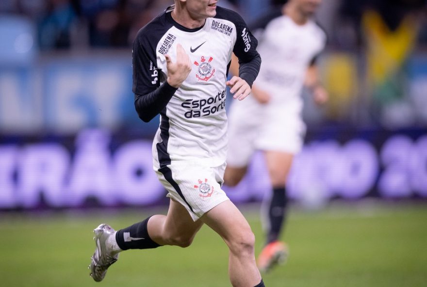 breno-bidon-quebra-22seca22-com-golaco-e-embala-para-as-ferias-no-corinthians