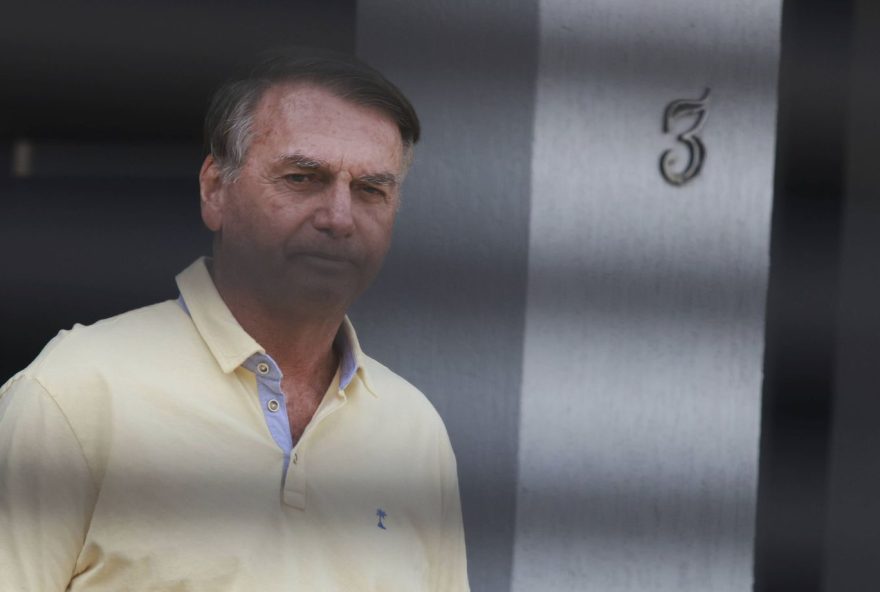 bresil-3A-les-deputes-adoptent-une-loi-pour-reduire-fortement-la-peine-de-bolsonaro