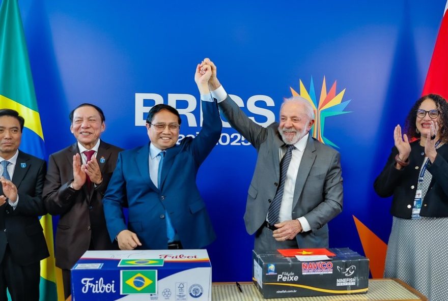 brics3A-lula-define-compromissos-e-troca-presentes-com-lideres-no-rio