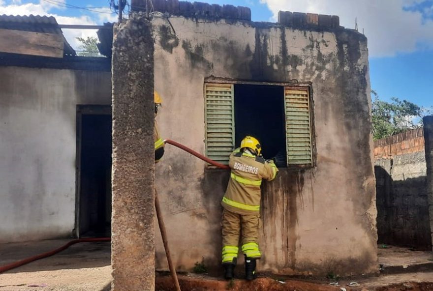 briga-de-ex-casal-resulta-em-incendios-em-residencias-de-varginha3A-saiba-mais