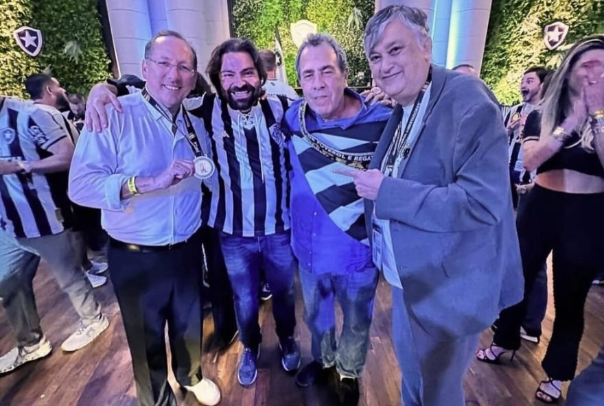 briga-juridica-e-incertezas-financeiras3A-textor-exalta-durcesio-em-post-enigmatico-apos-decisao-a-favor-do-botafogo