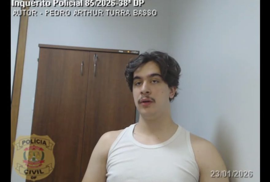 briga-por-chiclete3A-piloto-preso-em-flagrante-por-agressao-recebe-liberdade-provisoria-mediante-fianca-de-r24-242C3-mil briga-por-chiclete3A-piloto-preso-em-flagrante-por-agressao-recebe-liberdade-provisoria-mediante-fianca-de-r24-242C3-mil