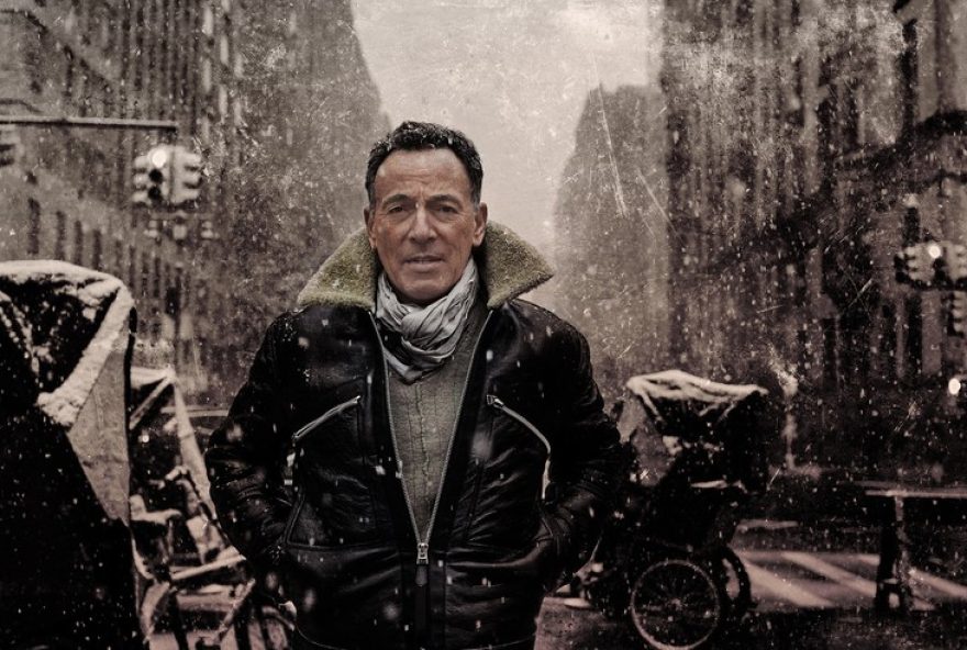 bruce-springsteen-fala-sobre-a-epoca-perigosa-em-estreia-de-salve-me-do-desconhecido-em-nova-york