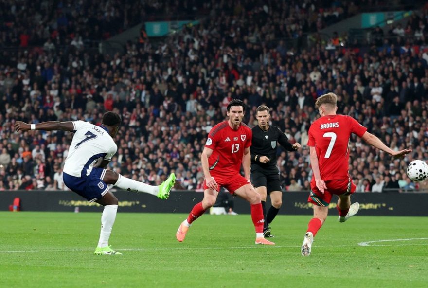 bukayo-saka-faz-golaco-e-inglaterra-vence-pais-de-gales3A-harry-kane-vetado-para-duelo-crucial-contra-letonia