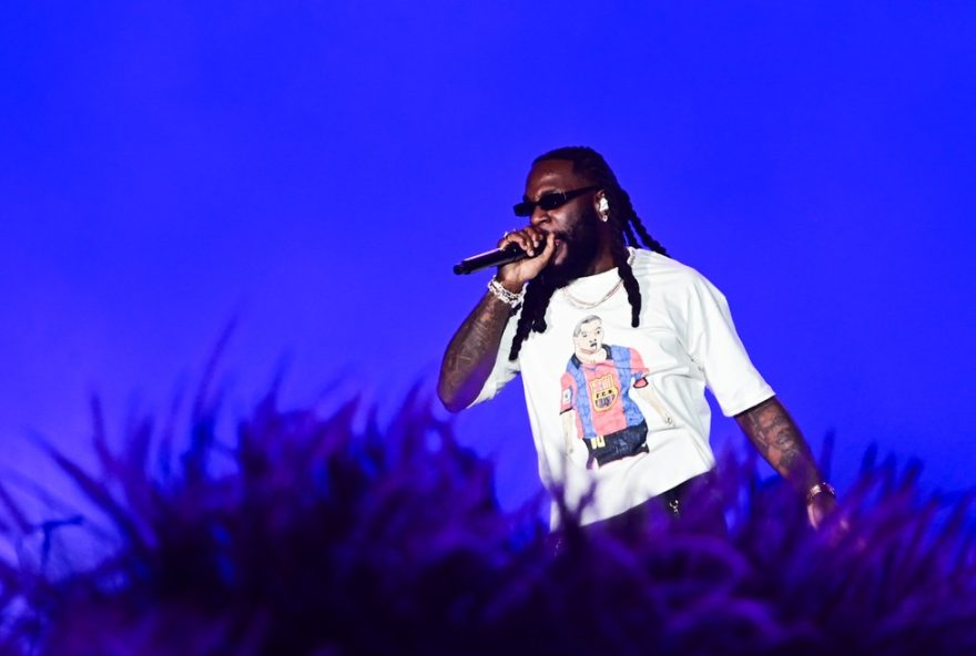 burna-boy3A-o-sucesso-no-the-town-ao-cativar-fas-de-travis-scott