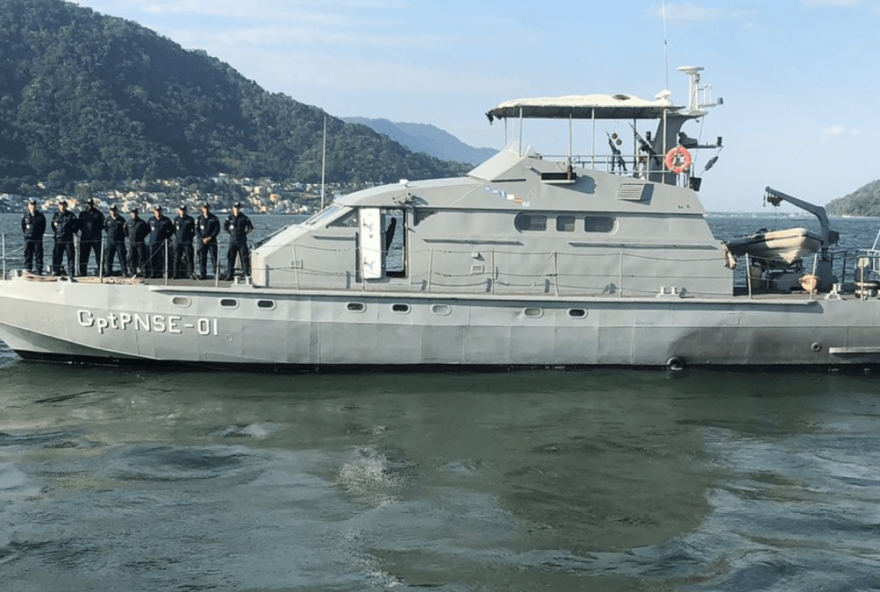 buscas-intensificadas-por-navio-desaparecido-em-ponta-negra3A-familiares-aguardam-noticias-dos-tripulantes buscas-intensificadas-por-navio-desaparecido-em-ponta-negra3A-familiares-aguardam-noticias-dos-tripulantes