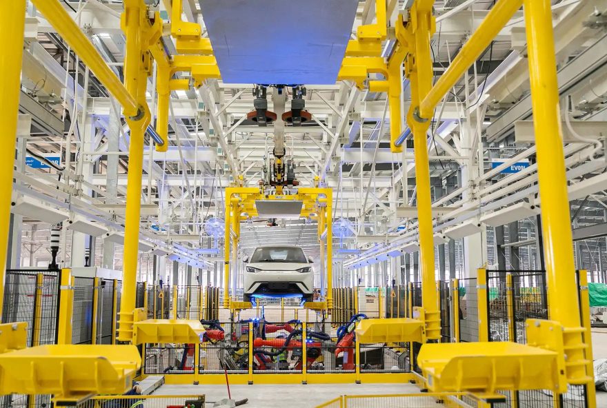 byd-inaugura-primeira-fabrica-no-brasil-em-camacari