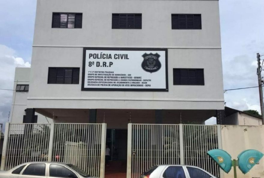 Fachada da Policia Civil de Rio Verde | Um homem suspeito de roubar mulheres após atraí-las para encontros amorosos foi morto pela Polícia Civil de Rio Verde.