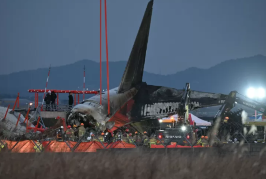 Acidente com avião na Coreia do Sul tem apenas dois sobreviventes (Foto: Jung Yeon-Je/AFP)