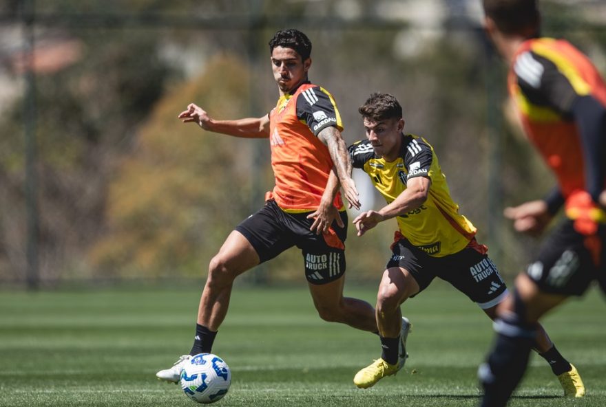 cadu-volta-a-treinar-apos-um-ano3A-opcao-para-sampaoli-no-atletico-mg