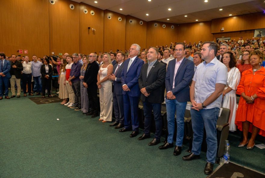 Caiado homenageia o aniversariante Bruno Peixoto durante evento na Assembleia: “Soube, com muita habilidade, construir maiorias em momentos delicados”