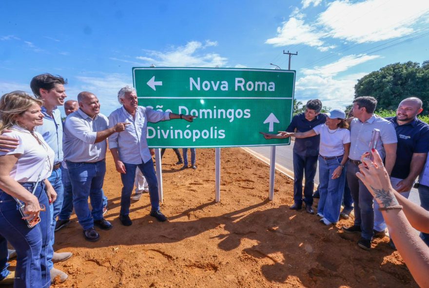 caiado2C-gracinha-e-daniel-vilela-entregam-pavimentacao-da-go-110-em-iaciara caiado2C-gracinha-e-daniel-vilela-entregam-pavimentacao-da-go-110-em-iaciara