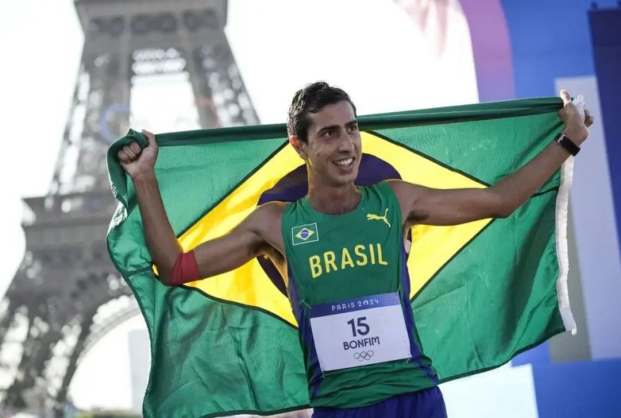 Atleta brasiliense se manteve no pelotão da frente desde o início. (Foto: Alexandre Loureiro/COB)