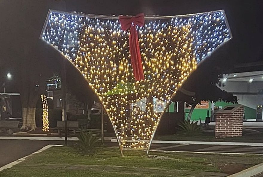 calcinha-gigante-iluminada3A-decoracao-de-natal-em-monte-belo2C-mg calcinha-gigante-iluminada3A-decoracao-de-natal-em-monte-belo2C-mg