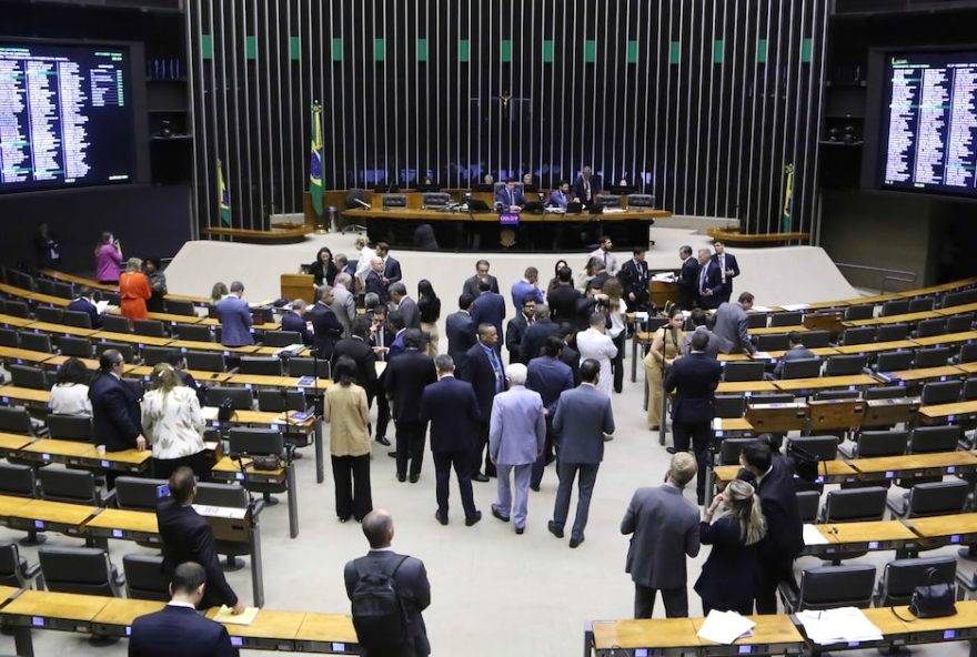camara-aprova-em-1o-turno-pec-da-seguranca-publica-sem-reducao-da-maioridade-penal-apos-acordo camara-aprova-em-1o-turno-pec-da-seguranca-publica-sem-reducao-da-maioridade-penal-apos-acordo