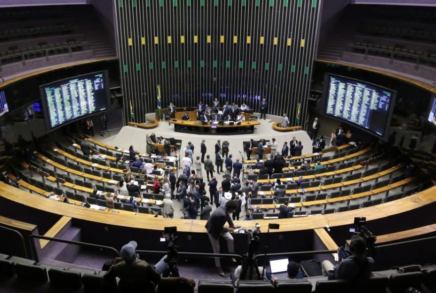 camara-aprova-isencao-do-ir-para-quem-ganha-ate-r24-5-mil-por-unanimidade