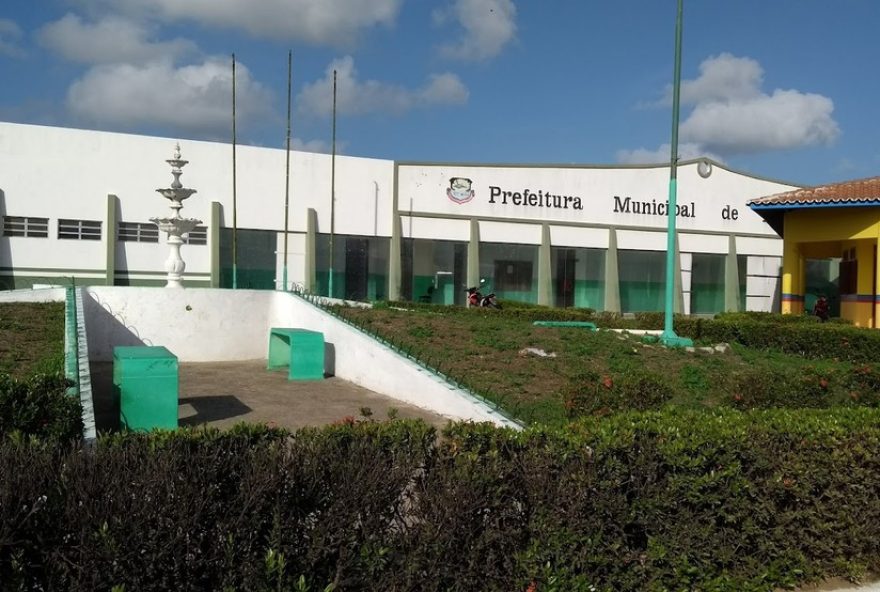 camara-de-apicum-acu-revoga-decreto-que-aumentava-salarios-de-prefeito-e-vice camara-de-apicum-acu-revoga-decreto-que-aumentava-salarios-de-prefeito-e-vice