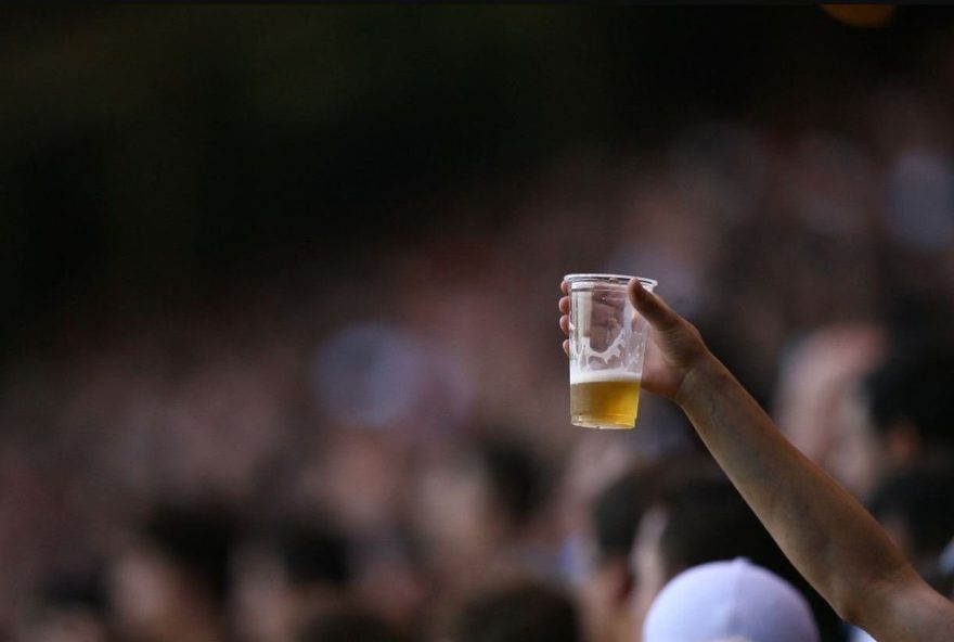 camara-de-vereadores-de-porto-alegre-aprova-venda-de-bebidas-em-estadios3A-o-que-muda3F