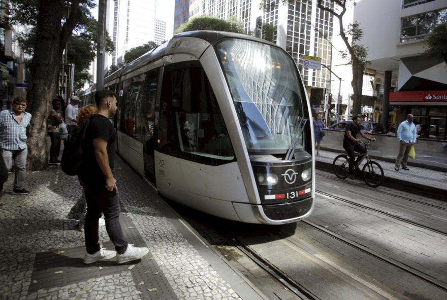 camara-municipal-do-rio-aprova-projeto-de-transformacao-dos-corredores-brt-em-vlts-melhoria-no-transporte-publico-e-aguardada camara-municipal-do-rio-aprova-projeto-de-transformacao-dos-corredores-brt-em-vlts-melhoria-no-transporte-publico-e-aguardada