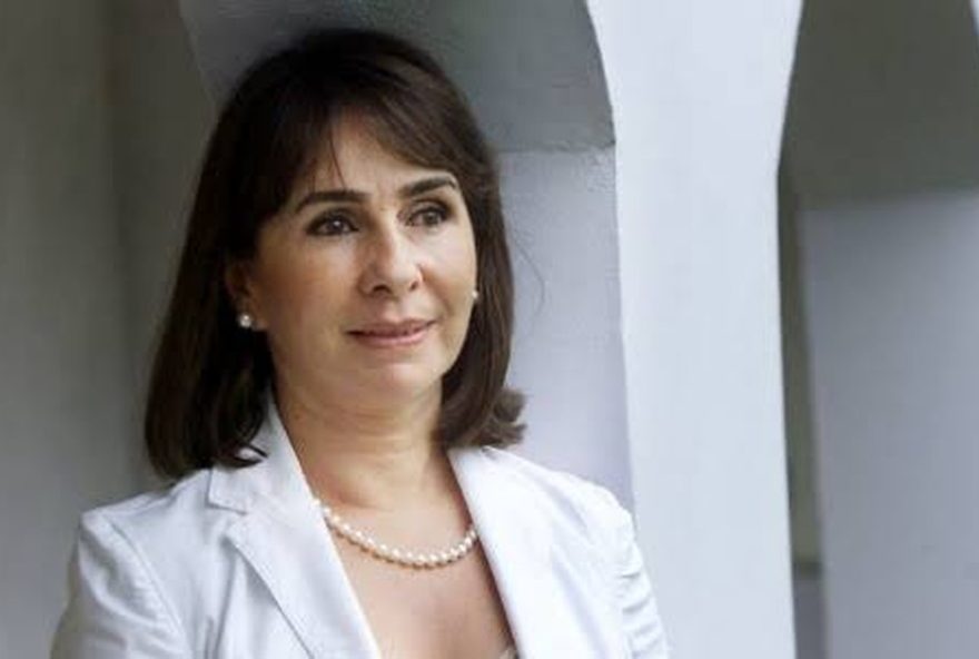 camara-municipal-vota-homenagem-a-ex-primeira-dama-do-rio2C-mariangeles-maia